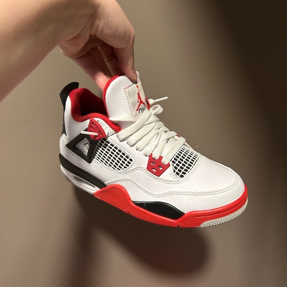 Jordan retro 4’s
